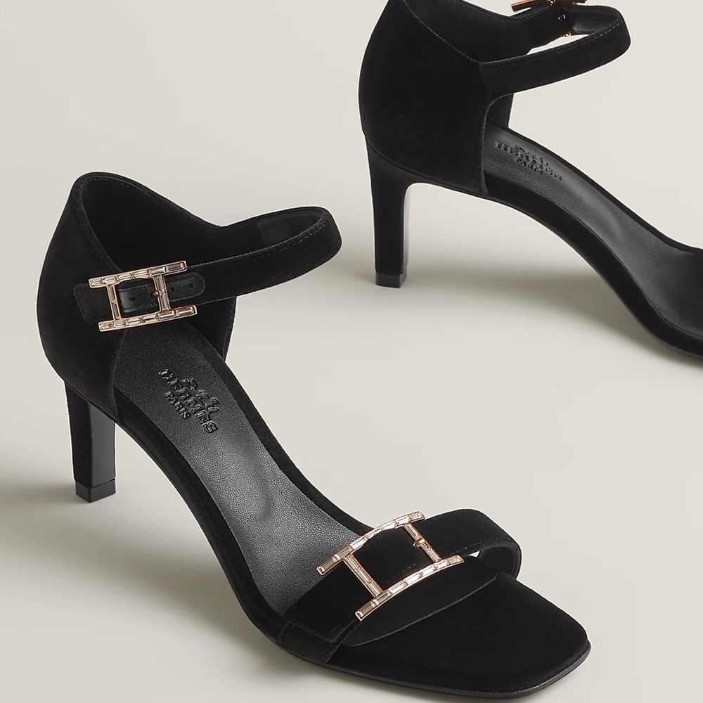 Hermès Judy 70 Sandals Size 38 - NWOT, brand new never worn